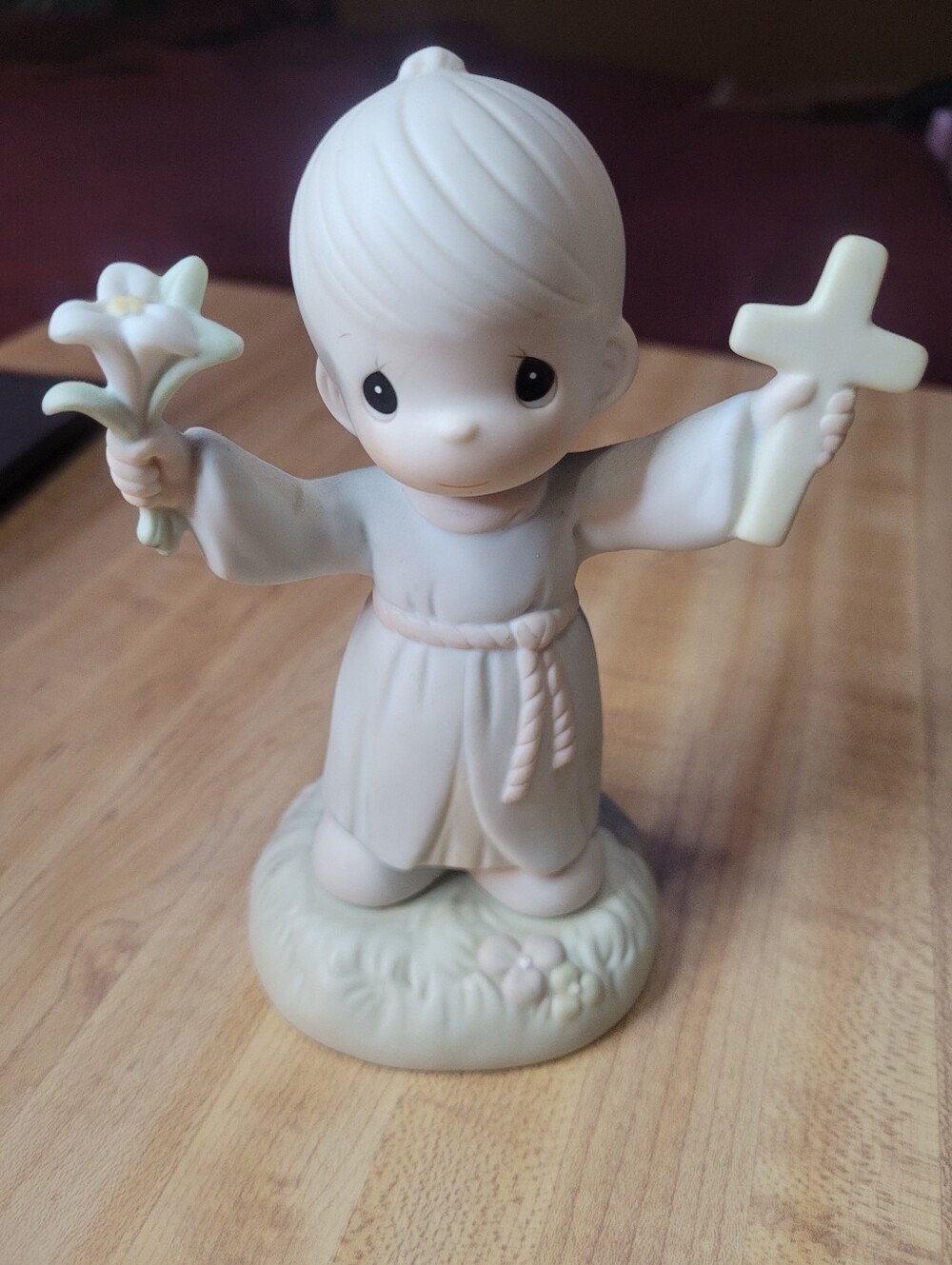 Precious Moments Figurine 1994 "Hallelujah For The Cross" Boy